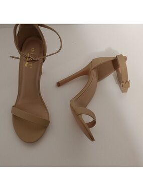Glaze Nude Tan Ankle Strap Stiletto Heels Size 6.5